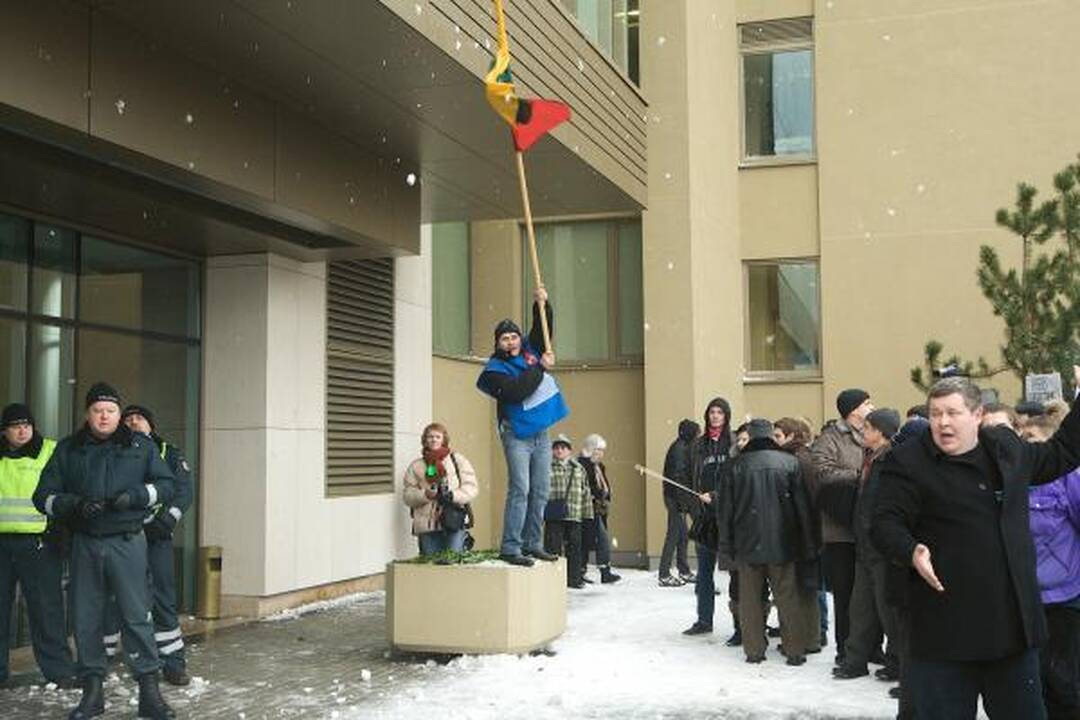 Kultūros sostinę nusiaubė riaušės (video)