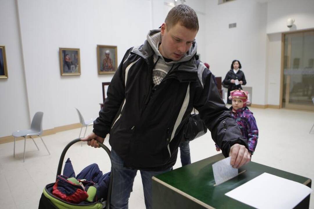 Latvijoje iki 16 val. referendume dalyvavo 50,79 proc. rinkėjų