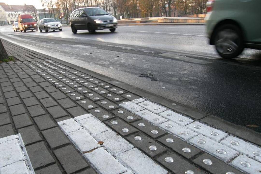 Vilniaus gatvėse dėl plikledžio fiksuotos 43 avarijos (dar papildyta)