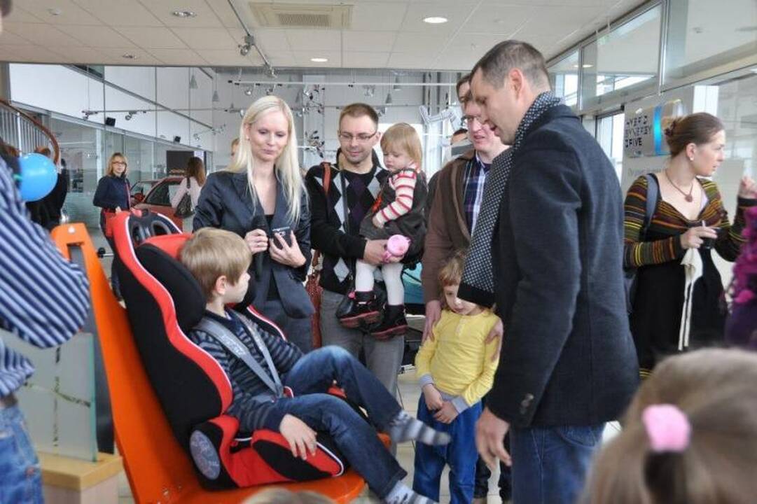 Kaip automobilyje saugiai vežti vaikus? 