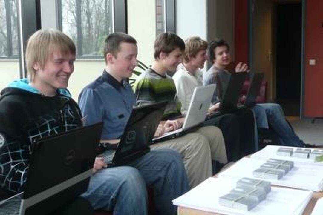 Iš Baltijos šalių informatikos olimpiados – su sidabro ir bronzos medaliais