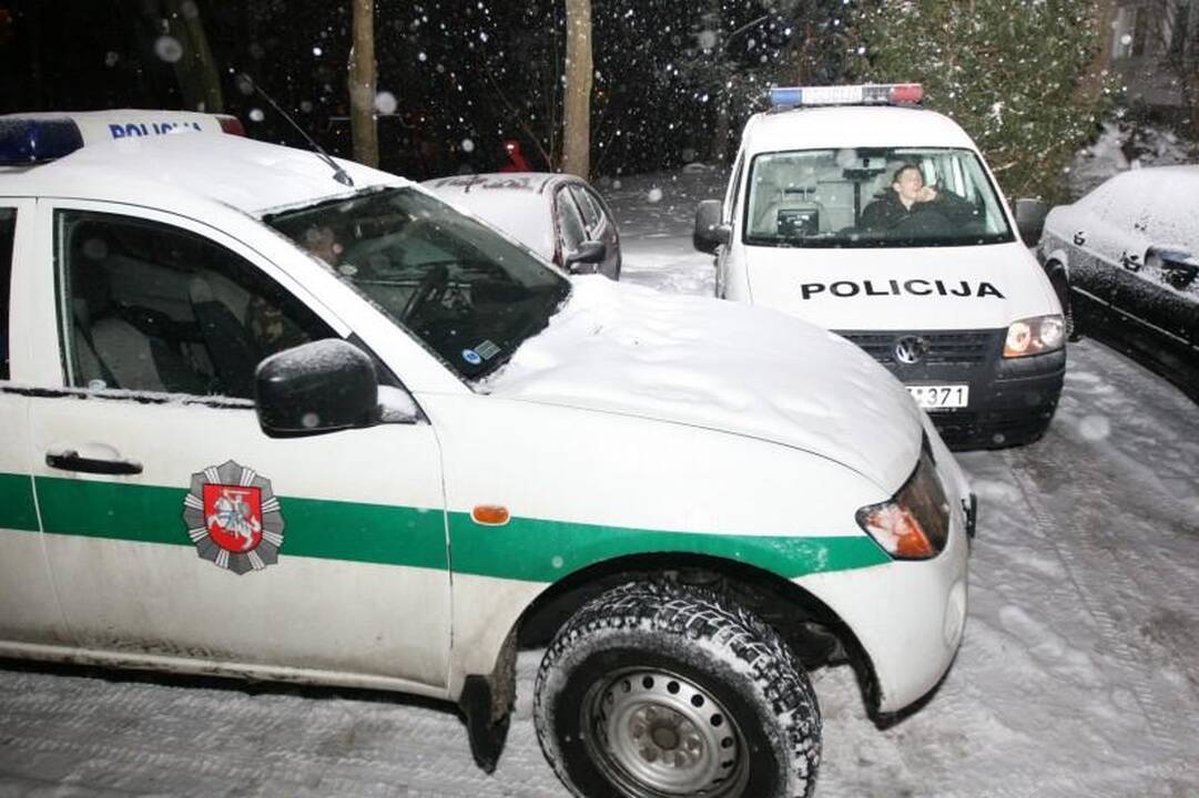 Prienų rajone demaskuoti du naminės degtinės fabrikėliai