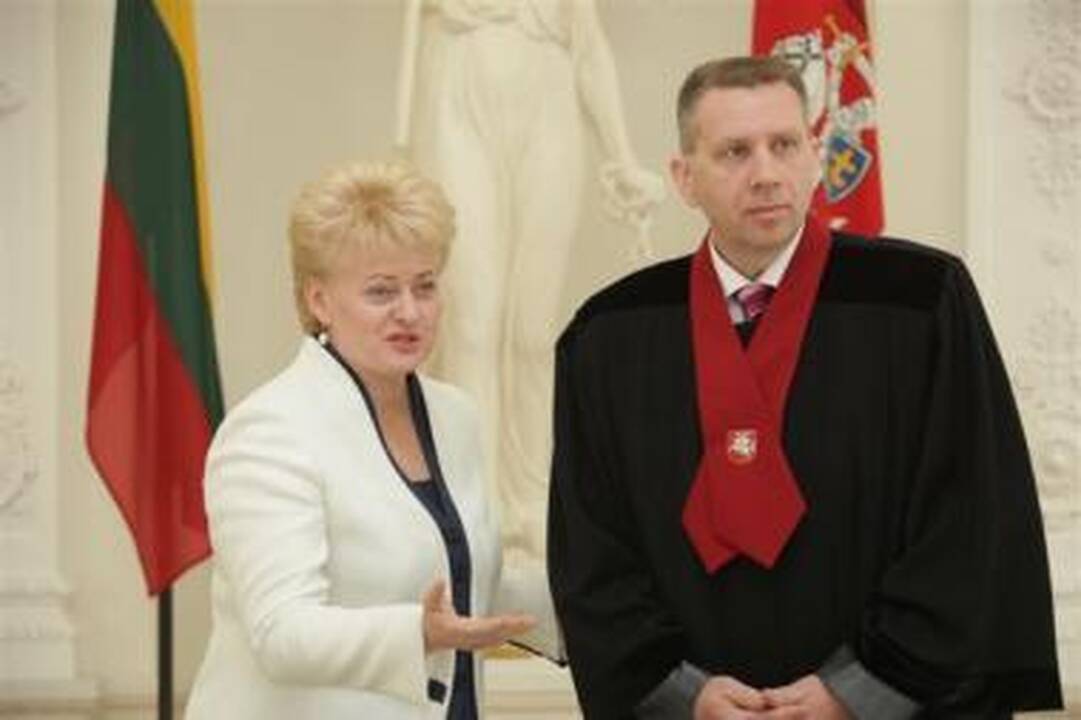 Prisiekė naujasis generalinis prokuroras D.Valys