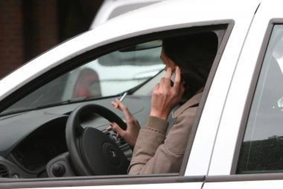 Prieš automobilių mokestį sukilo vairuotojai