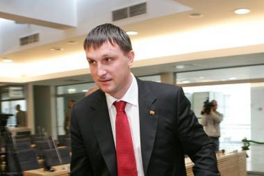 Seimas spręs, ar leisti patraukti A.Sacharuką baudžiamojon atsakomybėn