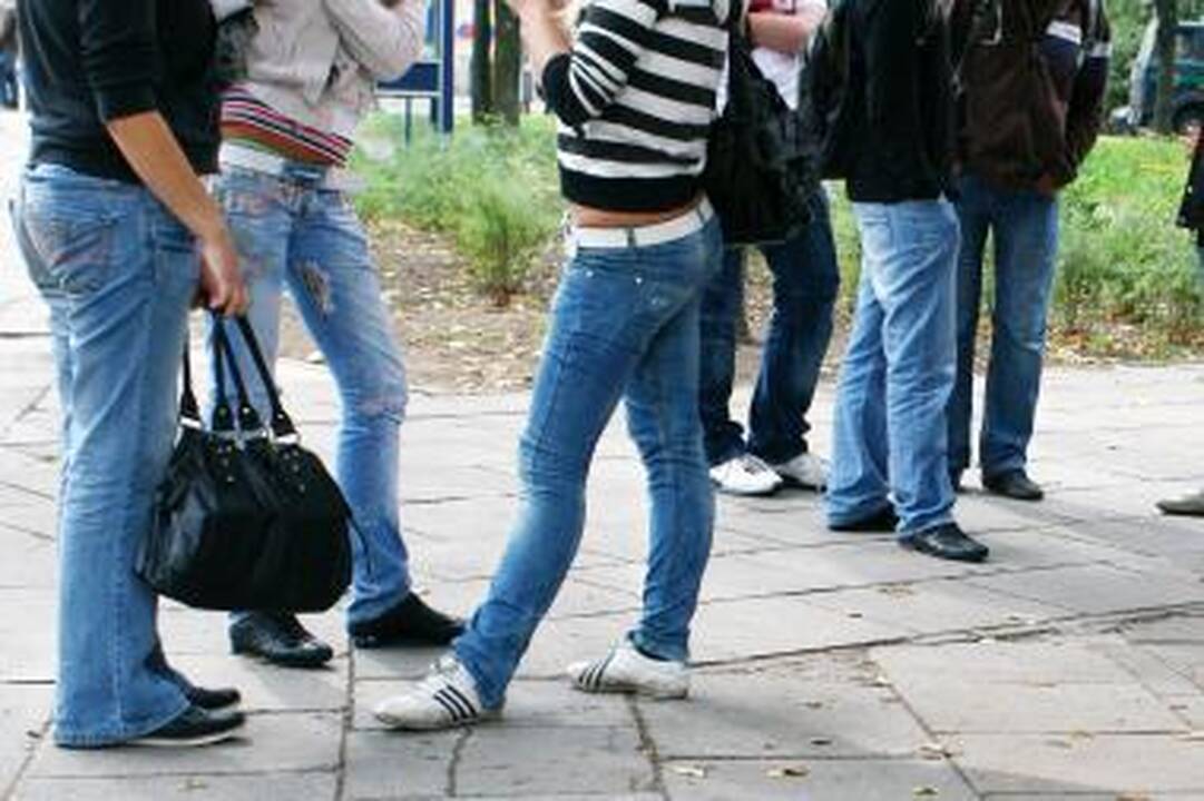 Prieš teismą stos mergaitę į savižudybę galbūt pastūmėję nepilnamečiai