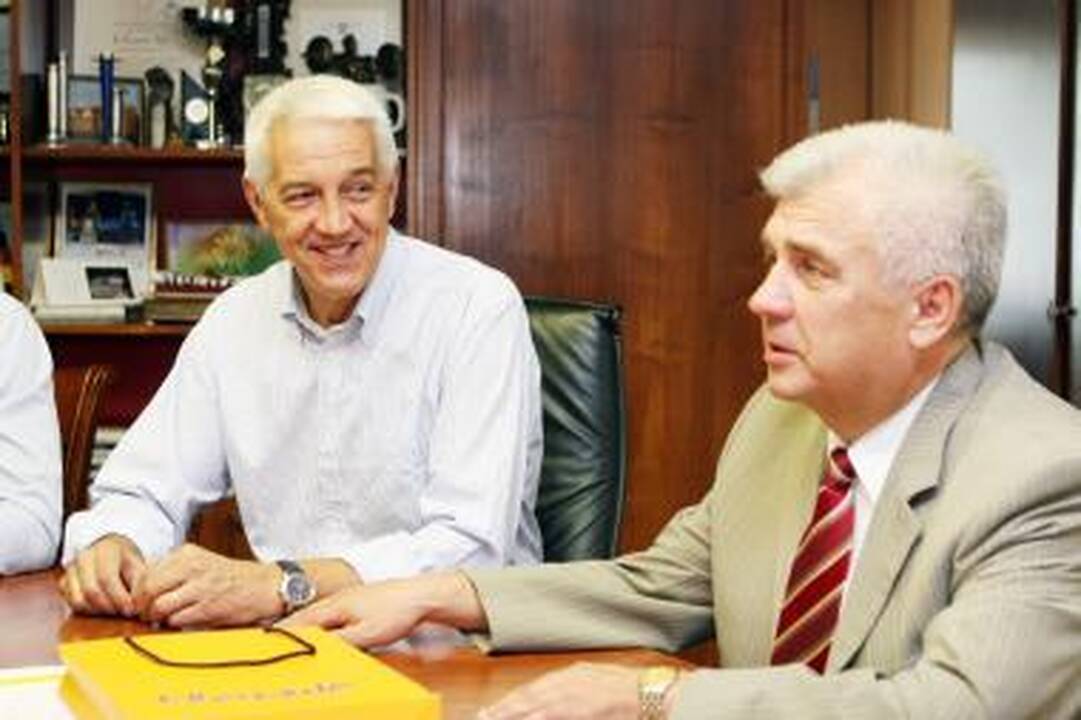 FIBA ekspertų tamsa arenos statybvietėje neišgąsdino
