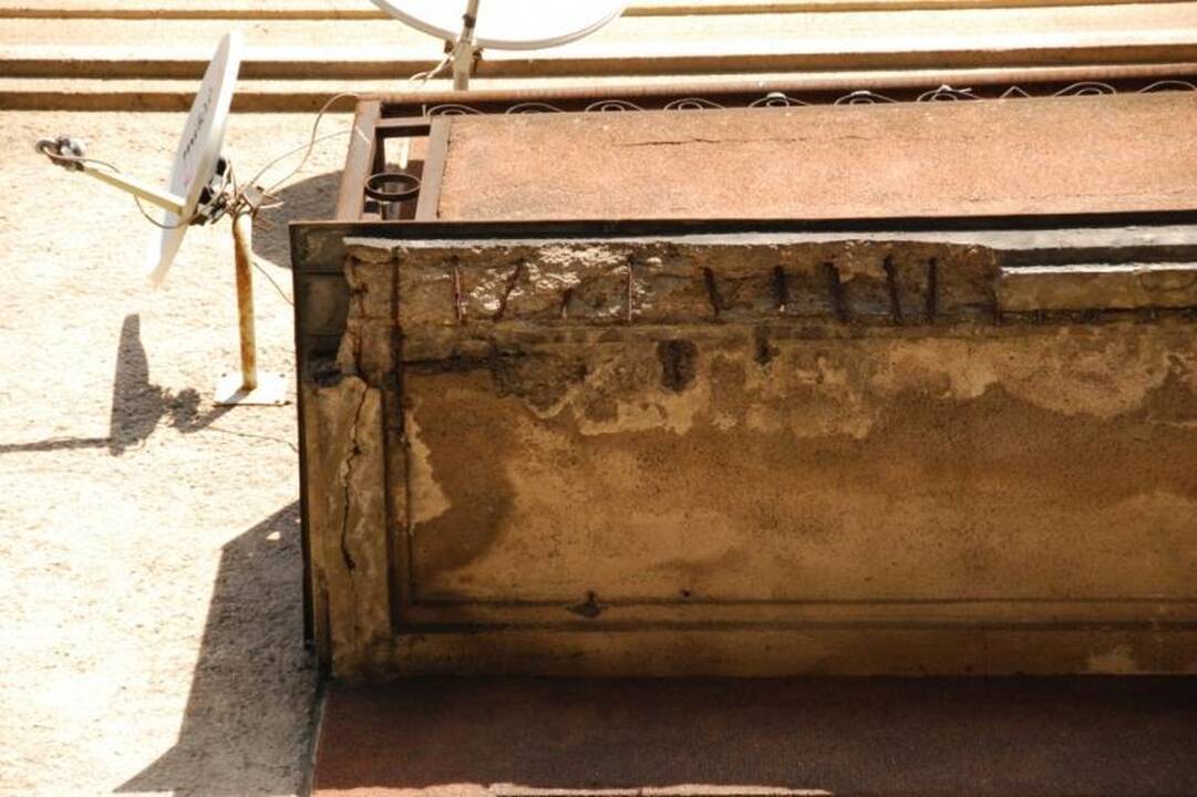 „Chruščiovinių“ daugiabučių balkonai kelią grėsmę vilniečių gyvybėms