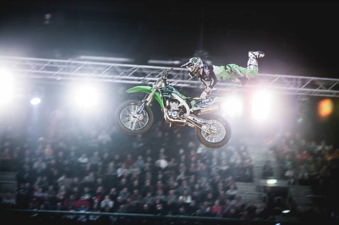 „Žalgirio“ arenoje – įspūdingi motociklininkų šuoliai 