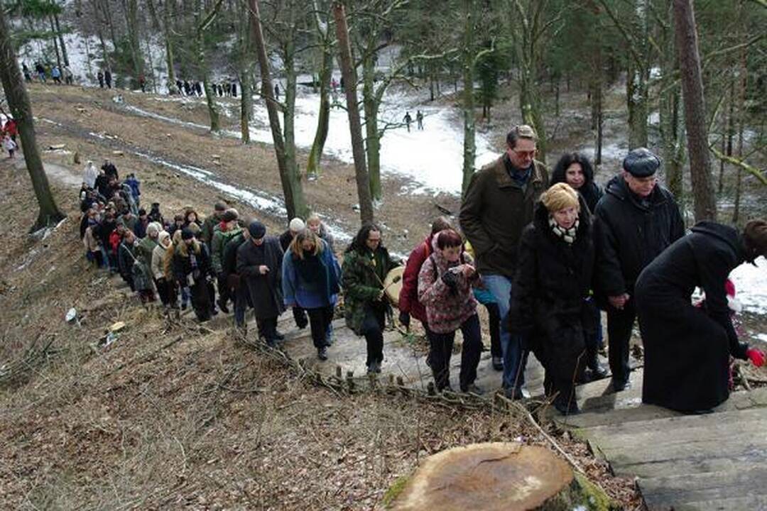 Lygiadienis ant Pūčkorių piliakalnio