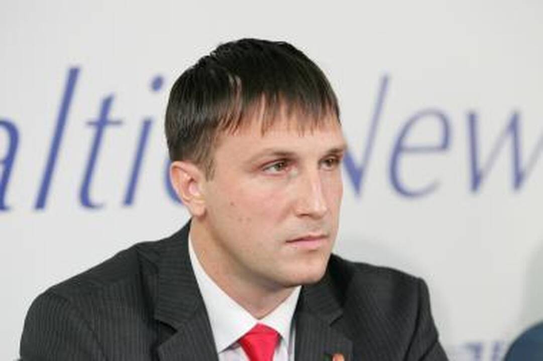 Seimas atidėjo klausimą dėl A.Sacharuko neliečiamybės