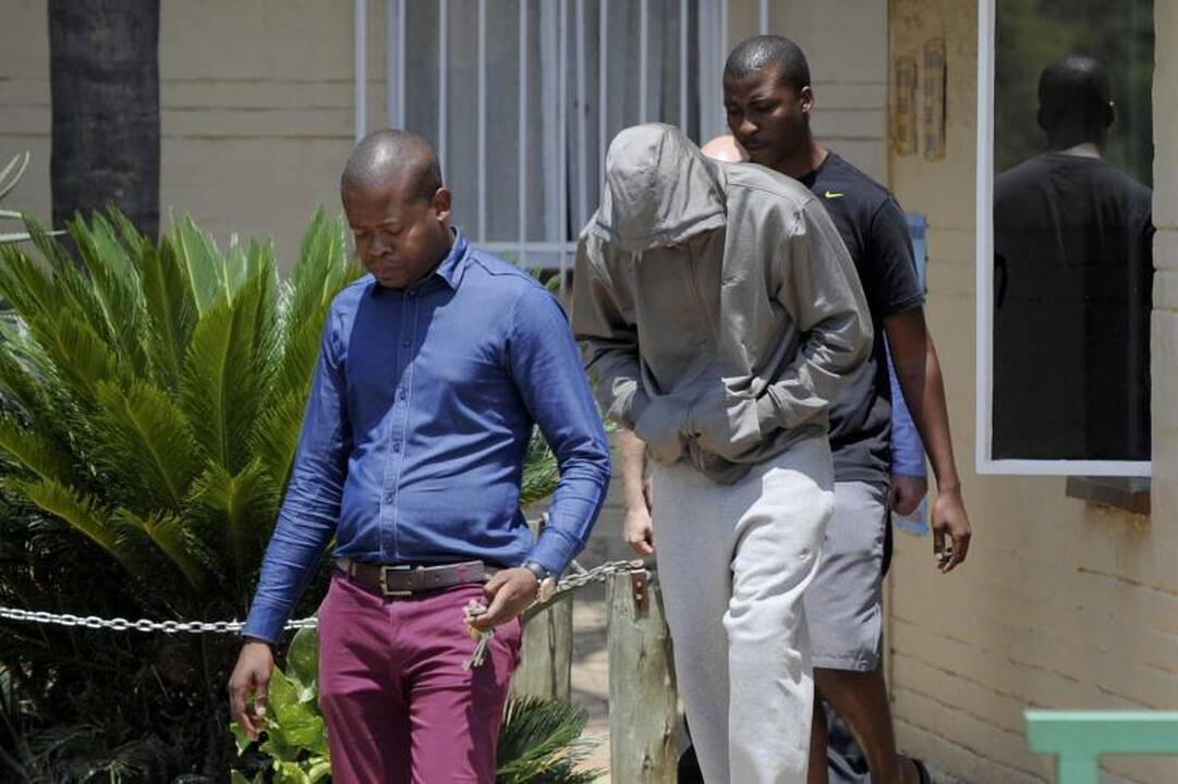 „Bekojo“ sprinterio O.Pistoriaus merginai buvo šauta į galvą ir rankas