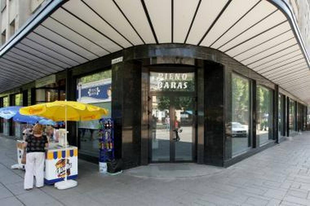 „Pieno baras“ virs vaistine, bet šviežių bandelių bus