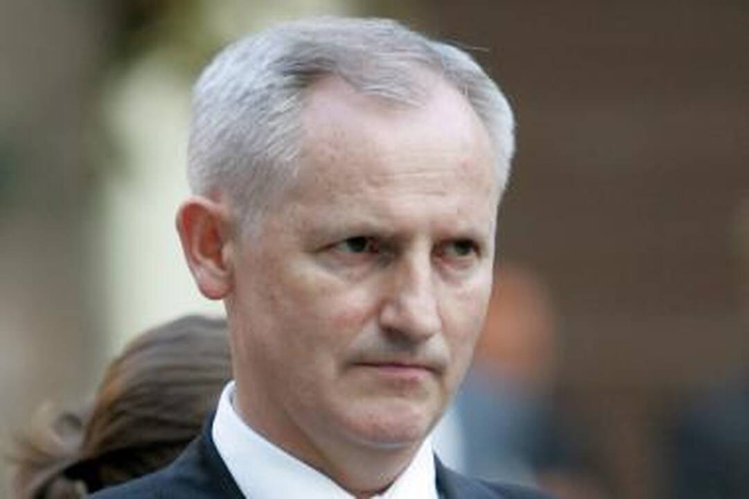 VRK laužo galvas, ką daryti su Č.Okinčico prašymu keisti signataro pažymėjimą