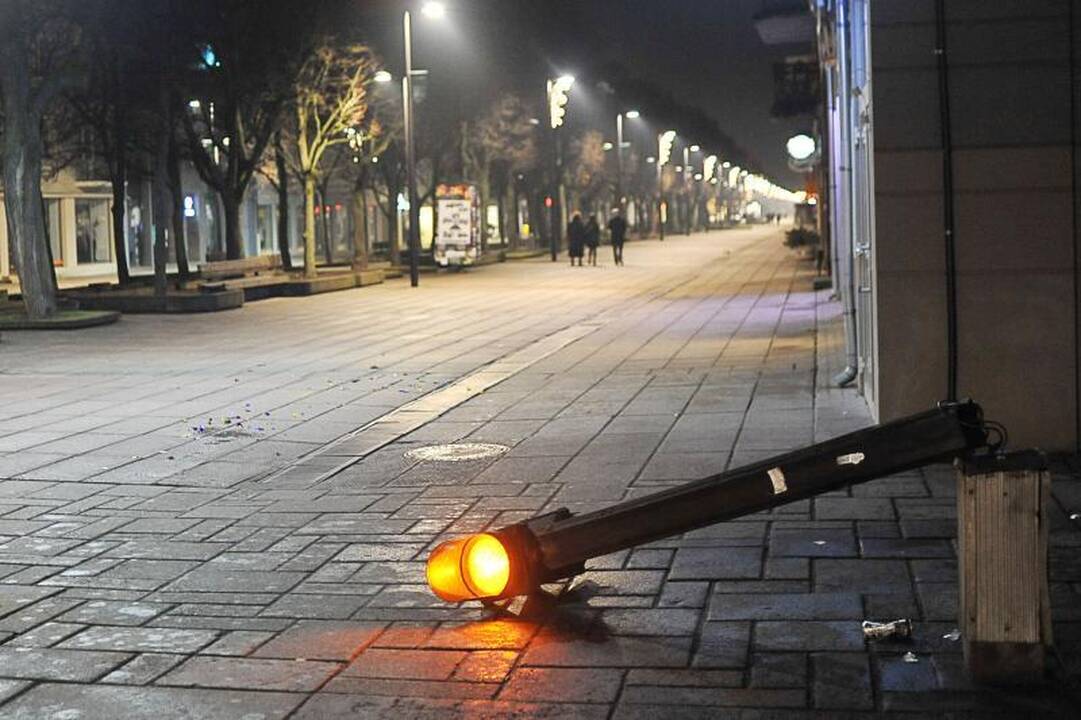 Naujųjų metų sutikimas Kaune: gaisras, avarija, muštynės