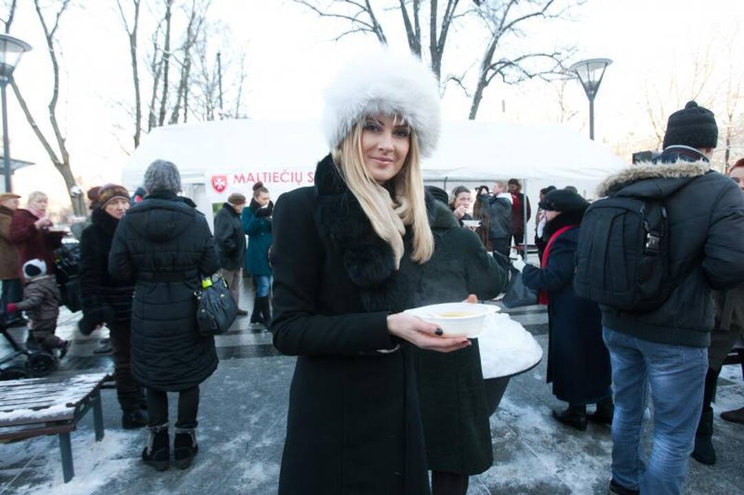 K. Ivanova gerų darbų daryti išsiruošė itin šiltai apsitaisiusi
