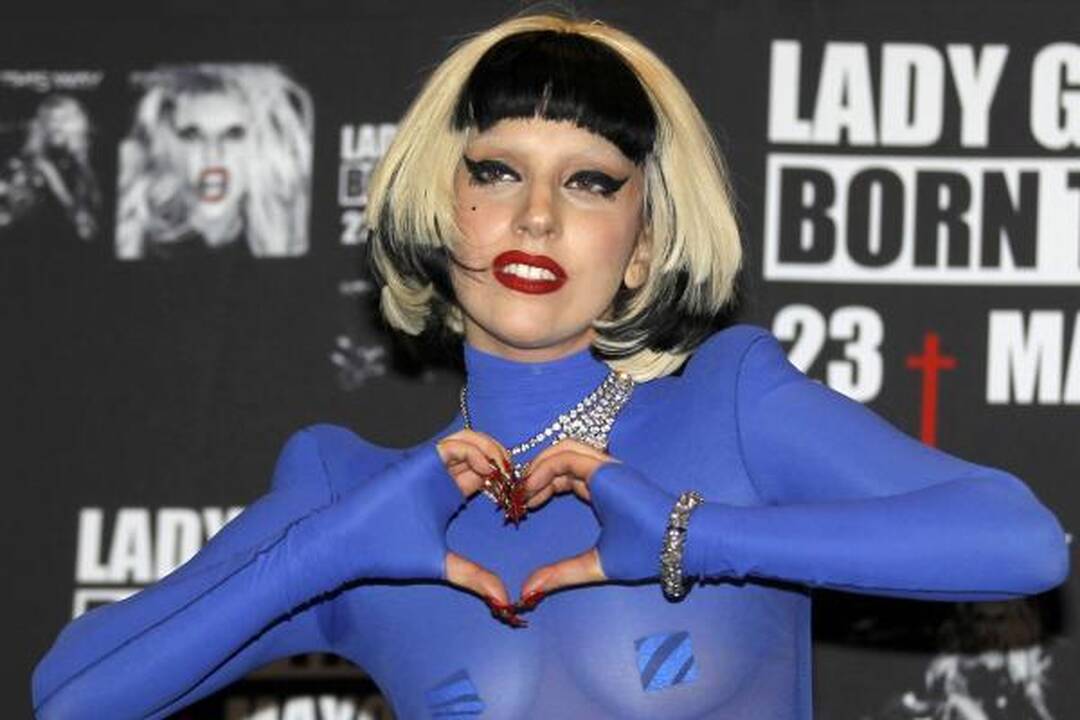 Kiek milijonų 2011 metais uždirbo Lady Gaga?