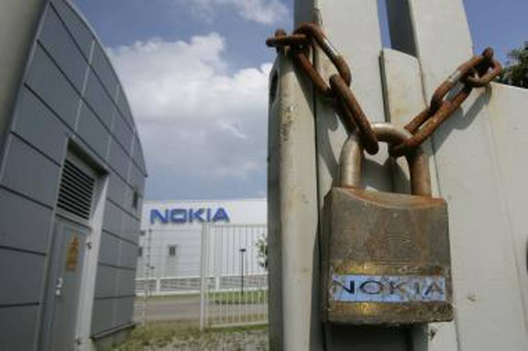 „Nokia“ atsisakė parduotuvių JAV