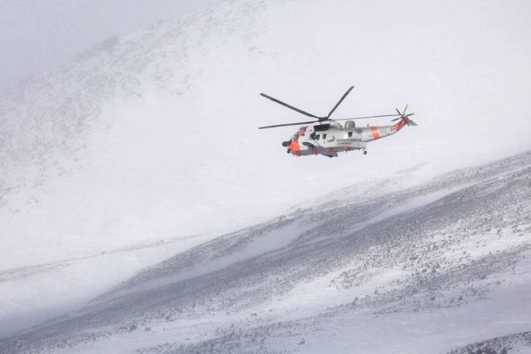 Gelbėtojai rado sudužusio karinio Norvegijos lėktuvo nuolaužas
