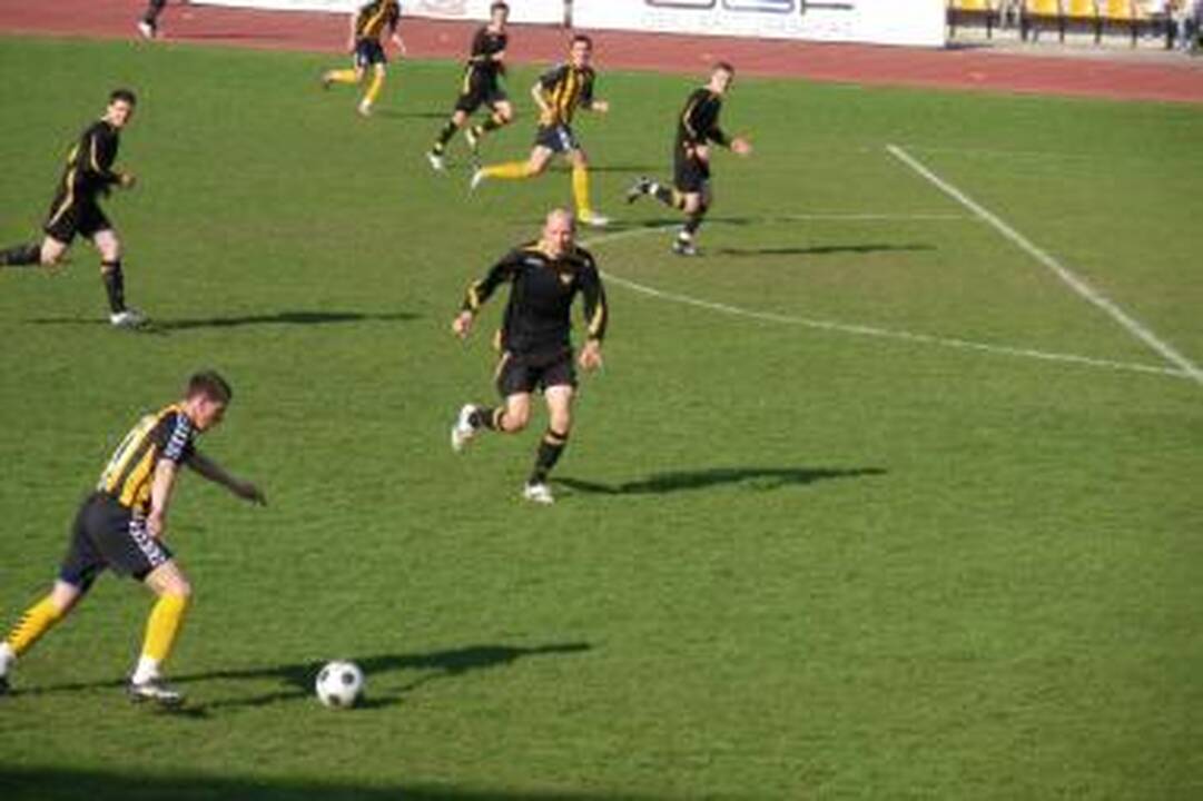 Sekmadienio futbolo lygoje suklupo lyderis