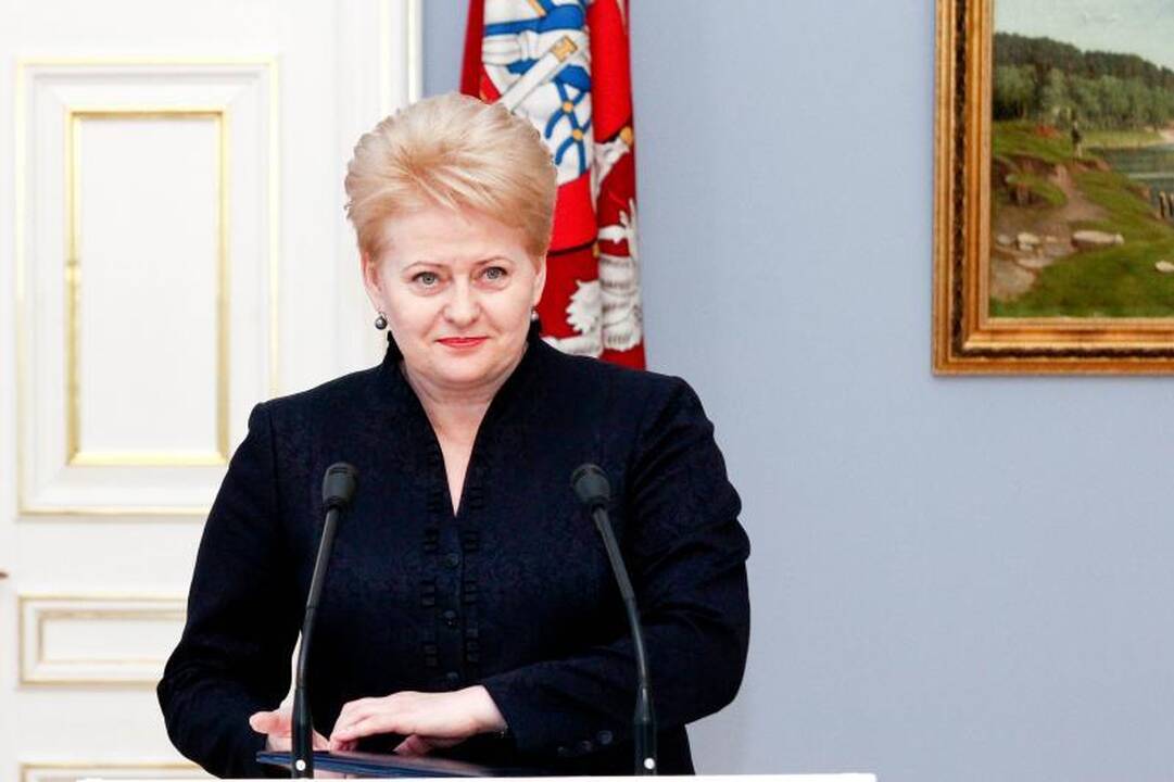 Prezidentė paskyrė tris naujus Valstybės apdovanojimų tarybos narius