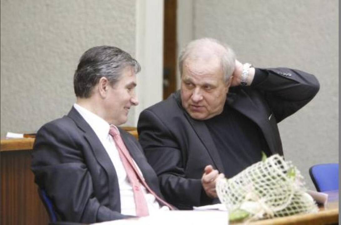 Klaipėdos vicemeras miesto tarybos posėdyje prekiavo bilietais