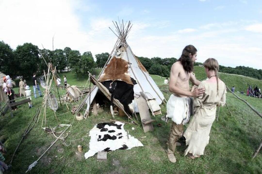 Kernavėje šurmuliuoja Gyvosios archeologijos dienos