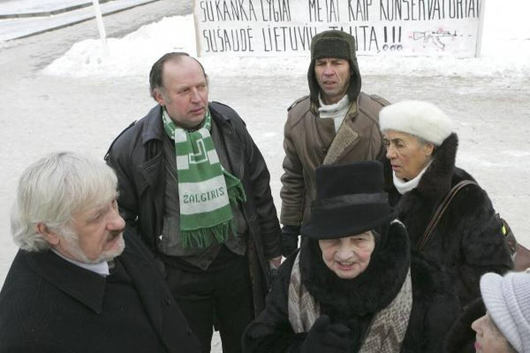 V.Šustausko mitinge - 10 dalyvių ir konservatorių kritika