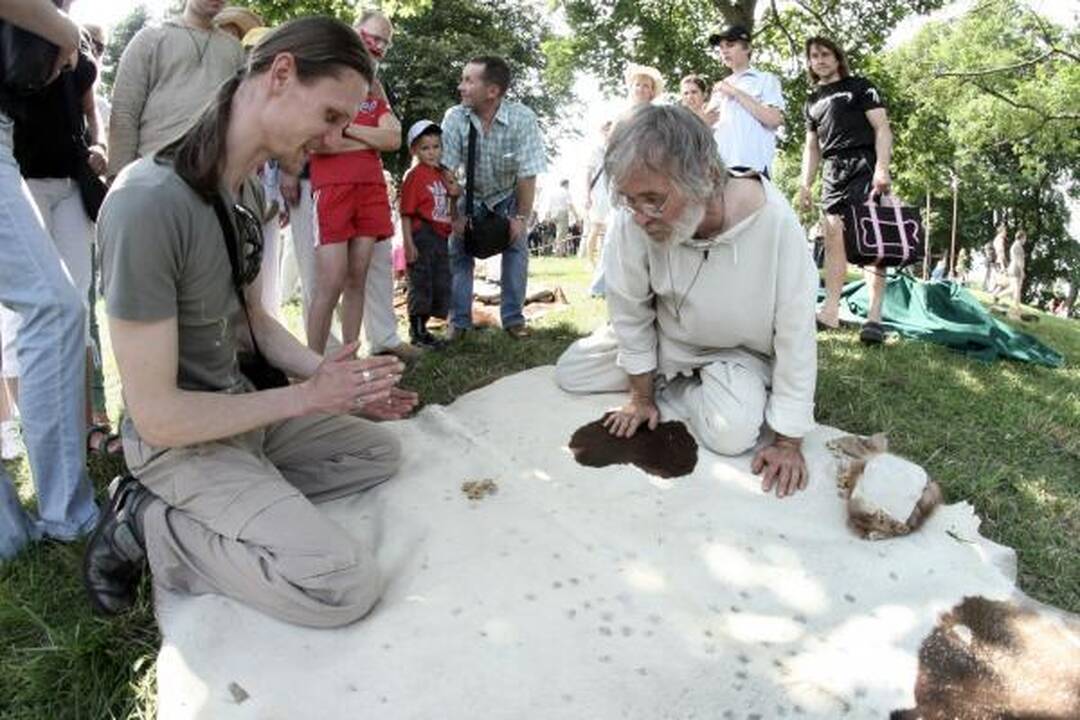 Kernavėje šurmuliuoja Gyvosios archeologijos dienos