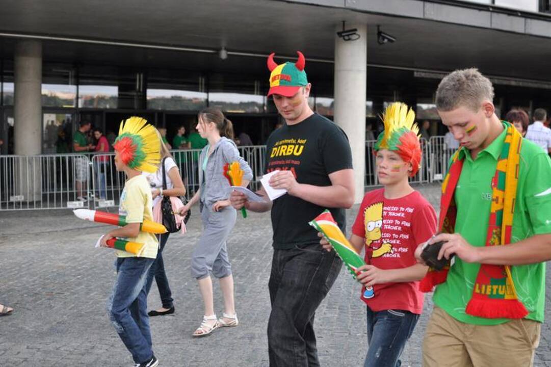 Tūkstančiai kauniečių traukė į "Žalgirio" areną