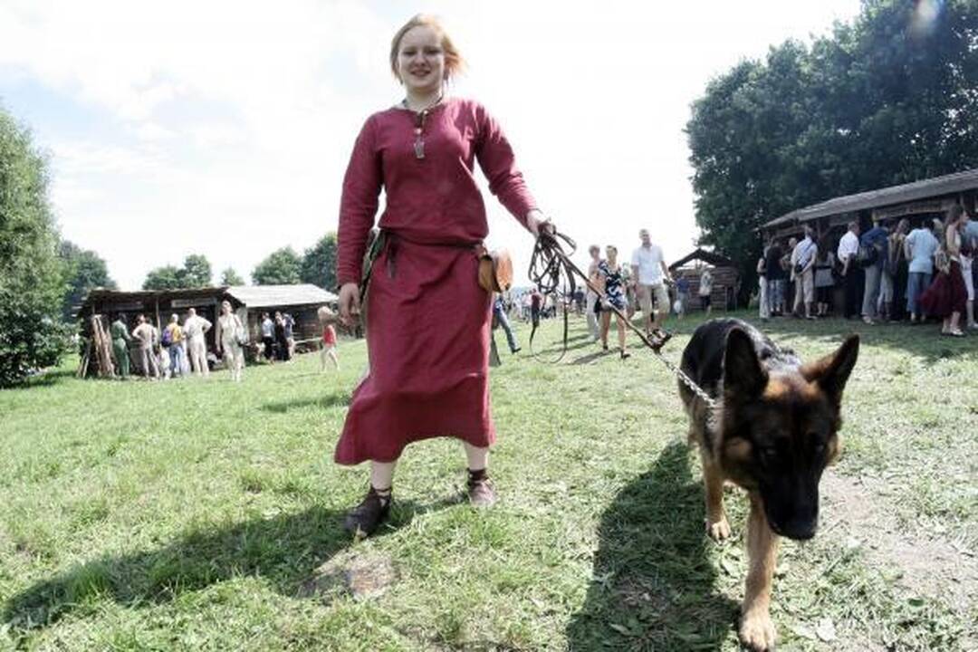 Kernavėje šurmuliuoja Gyvosios archeologijos dienos