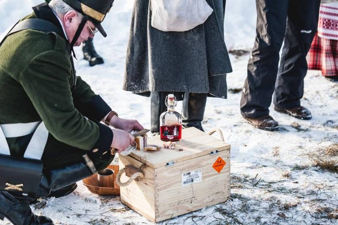 Rumšiškių muziejus tapo  istorinio   mūšio lauku