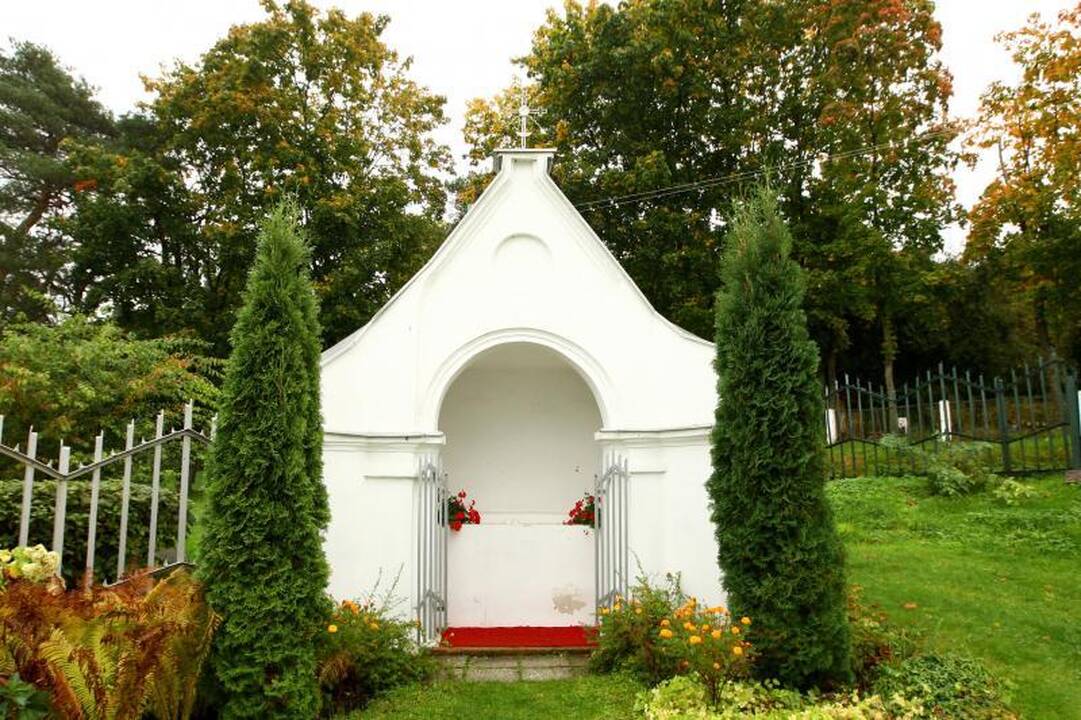 Vandalai puola: Kauno koplyčiose suplėšyti du paveikslai