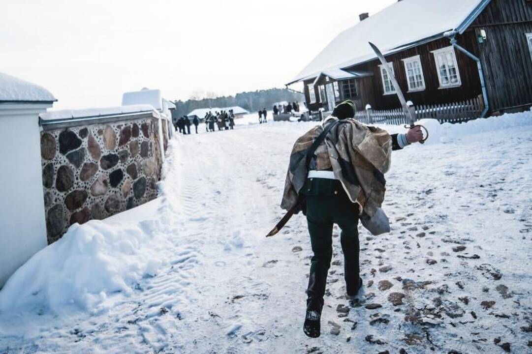 Rumšiškių muziejus tapo  istorinio   mūšio lauku