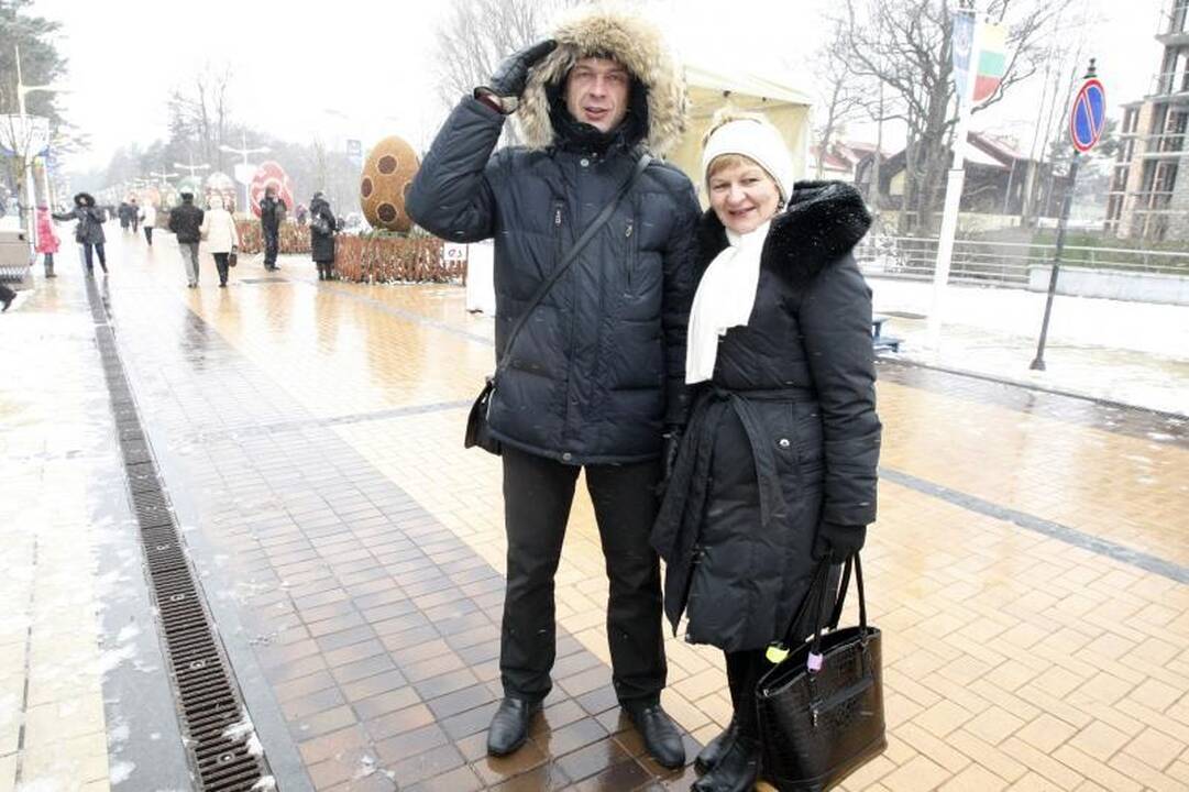 Velykų linksmybėms Palangoje sutrukdė sniegas 