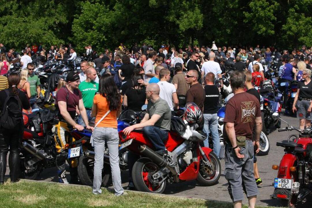 Kauno gatvių asfaltą drebina baikeriai  