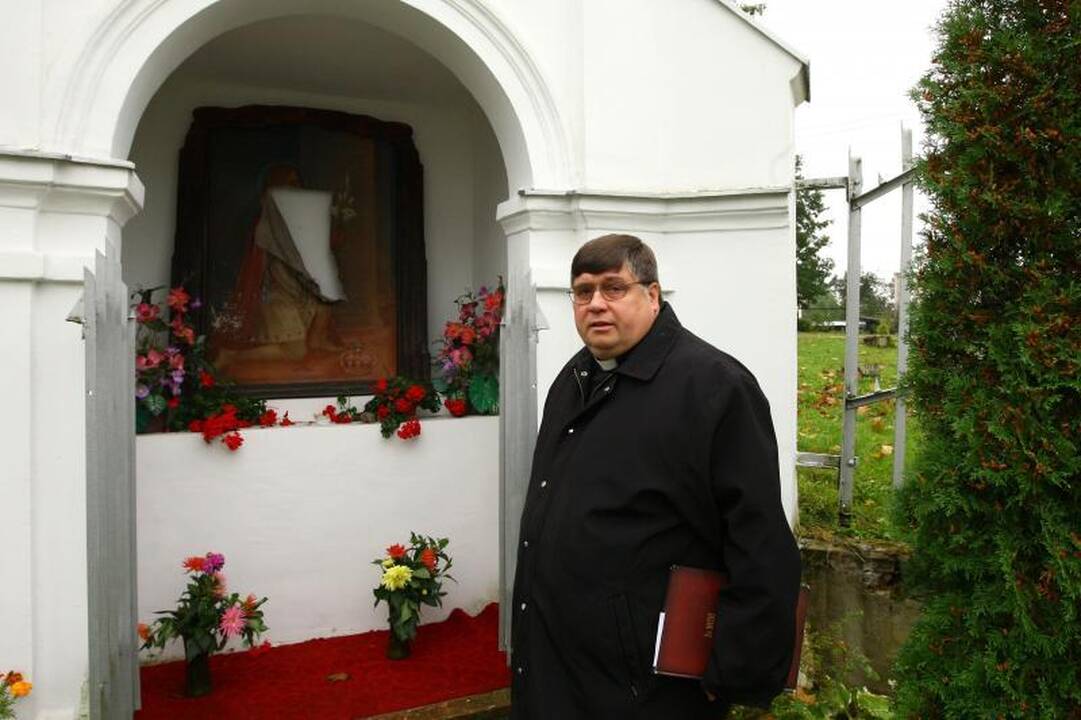 Vandalai puola: Kauno koplyčiose suplėšyti du paveikslai