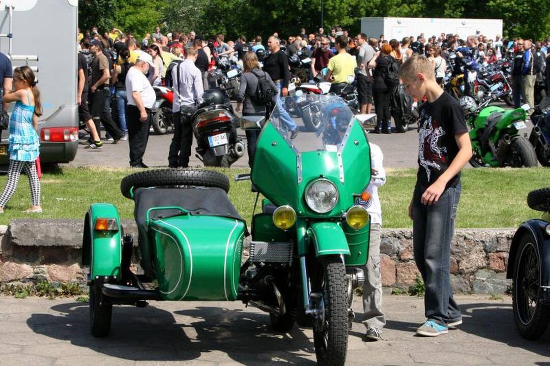 Kauno gatvių asfaltą drebina baikeriai  