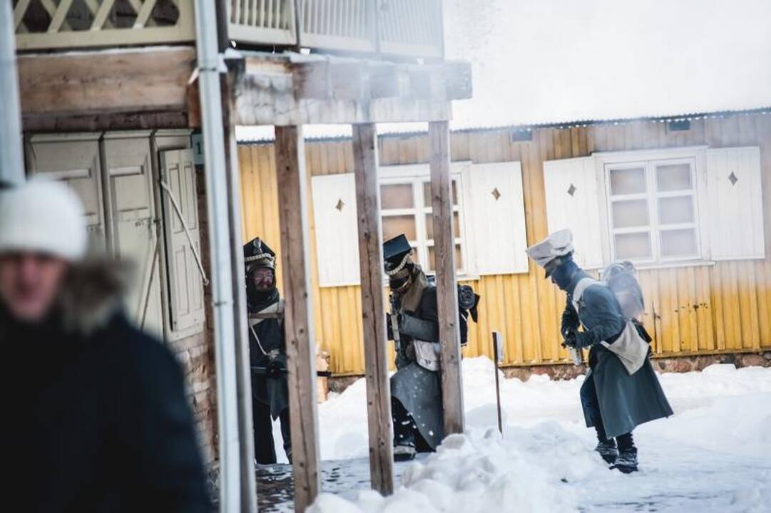 Rumšiškių muziejus tapo  istorinio   mūšio lauku
