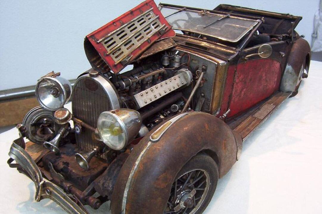 Vokiečio surūdijusi kolekcija - nuo „Porsche“ iki „Bugatti“
