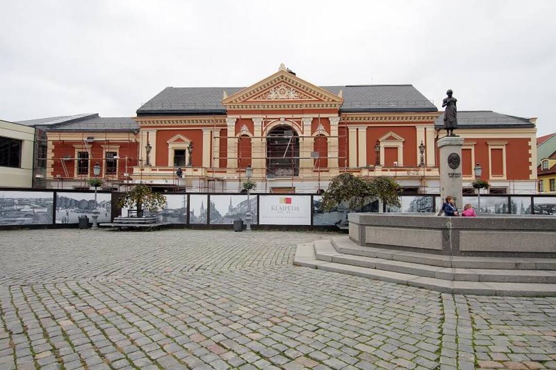 Gintarinių suknelių varžybos: Vilnius vejasi Kauną