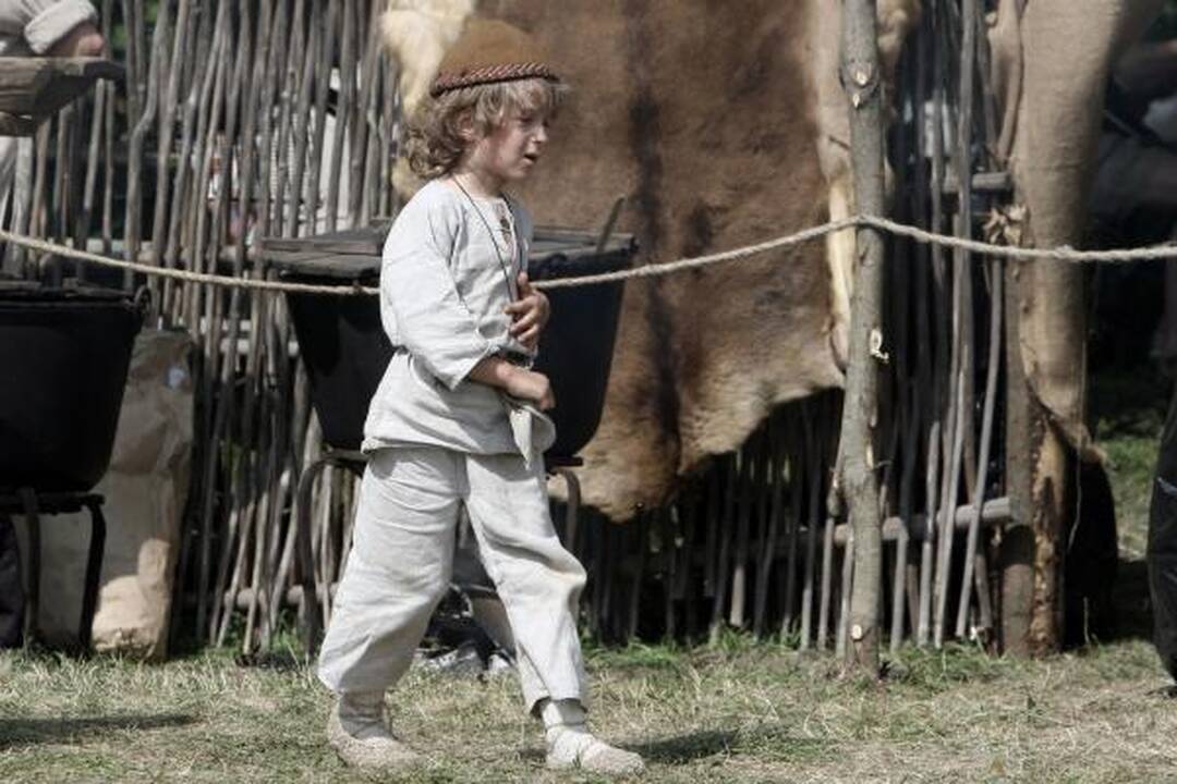 Kernavėje šurmuliuoja Gyvosios archeologijos dienos