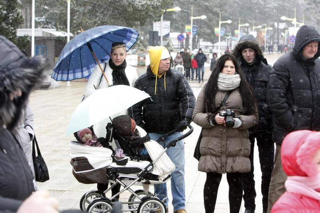 Velykų linksmybėms Palangoje sutrukdė sniegas 