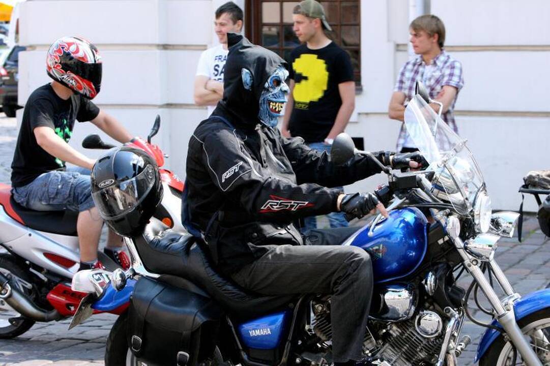 Kauno gatvių asfaltą drebina baikeriai  
