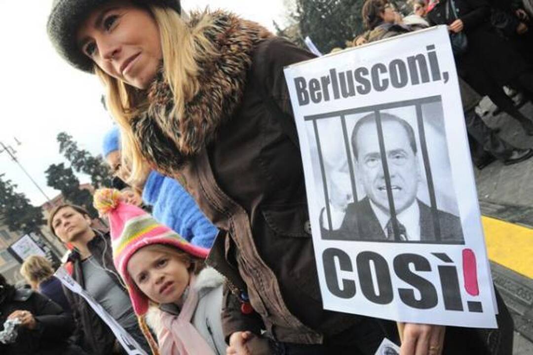 Italijos premjeras numojo ranka į masinį moterų protestą