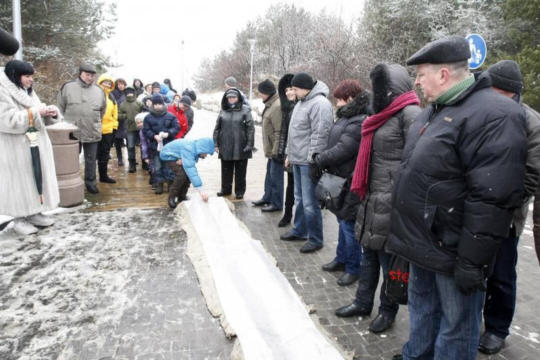 Velykų linksmybėms Palangoje sutrukdė sniegas 