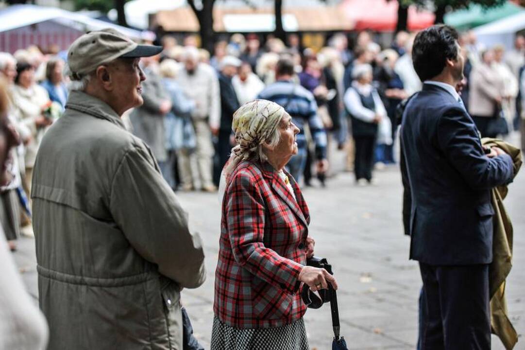 Rudens mugėje – dobilų alus, daržovių kilimai ir šakočio dalybos