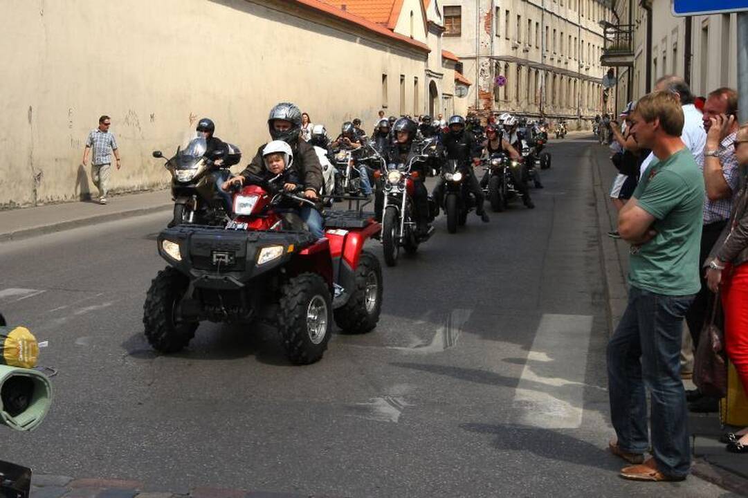 Kauno gatvių asfaltą drebina baikeriai  