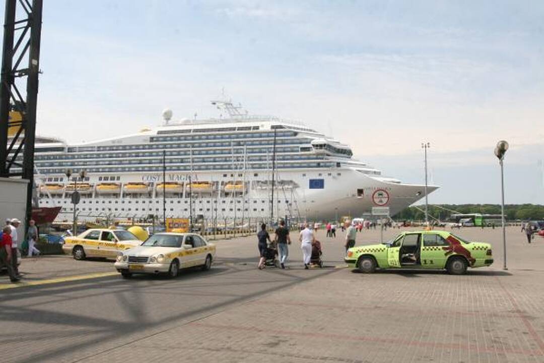 „Costa Magica“ į Klaipėdą vėl atplukdė tūkstančius turistų