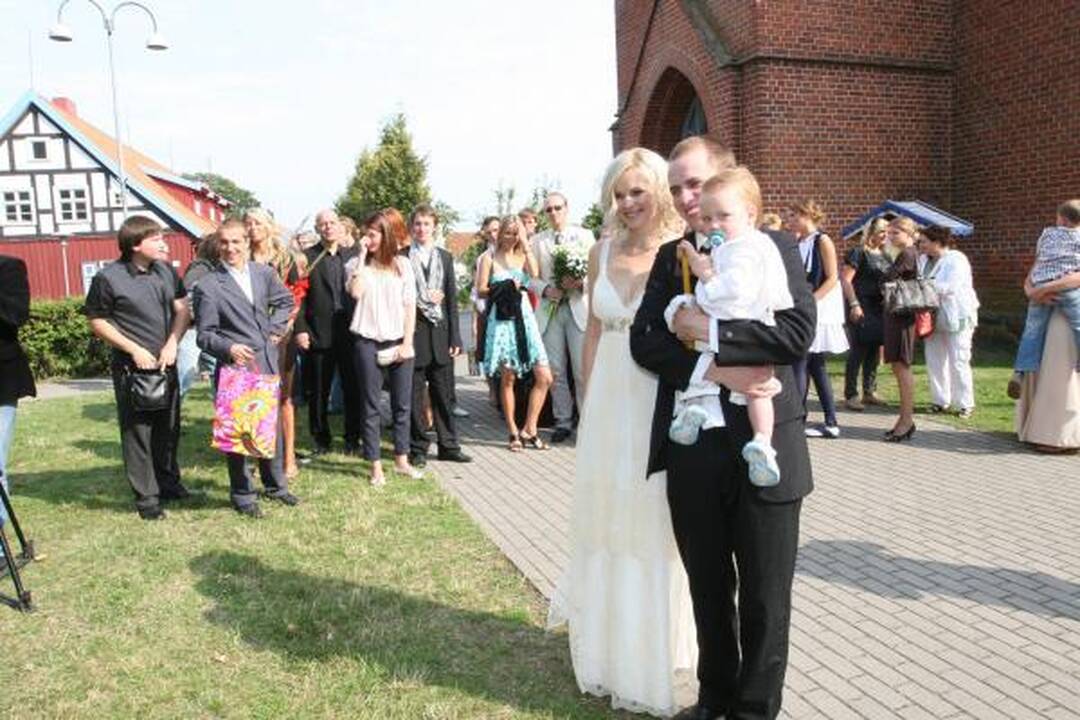 Juodkrantėje – J.Šeduikytės vestuvės ir sūnaus krikštynos